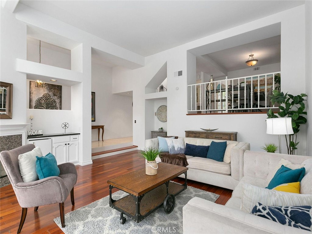 6051 Shadowbrook Circle Property Photo 7