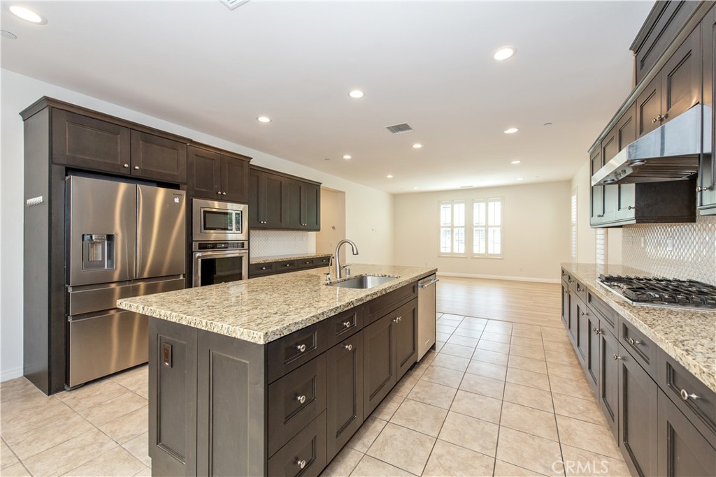 115 Hollow Tree Property Photo 7