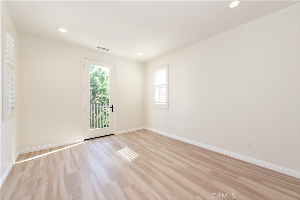 115 Hollow Tree Property Photo 15