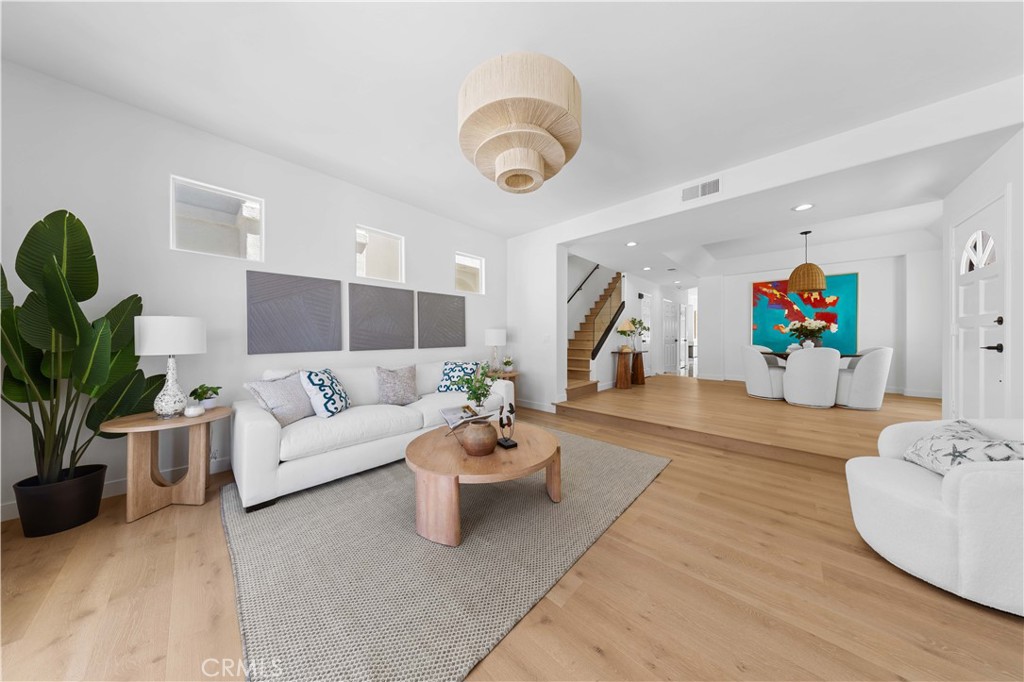 204 Lincoln Ave Property Photo 3