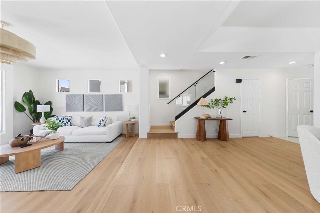 204 Lincoln Ave Property Photo 6