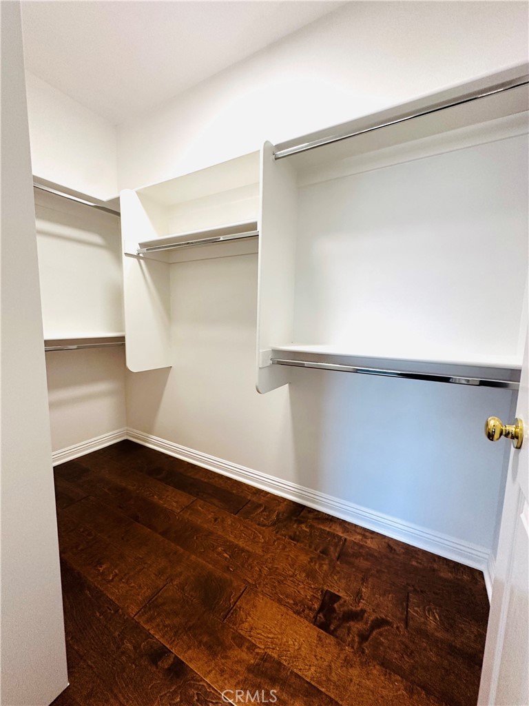 232 Genoa Street B Property Photo 14