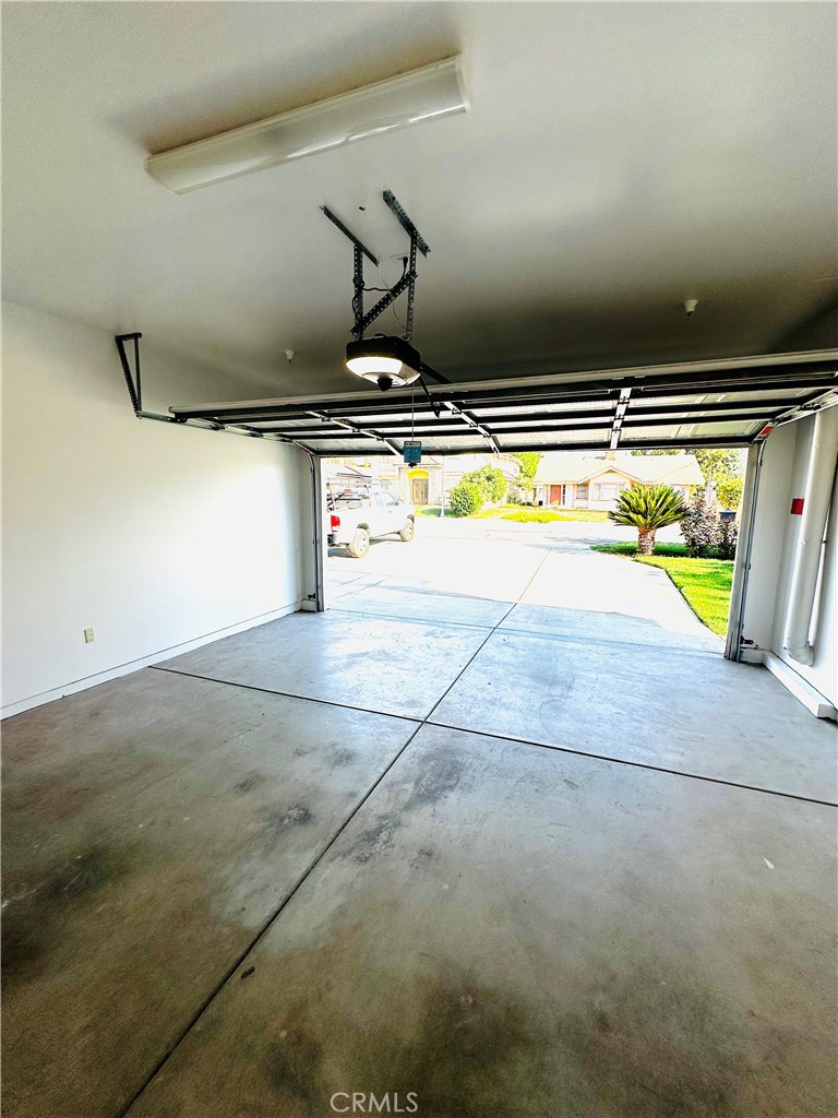 232 Genoa Street B Property Photo 16