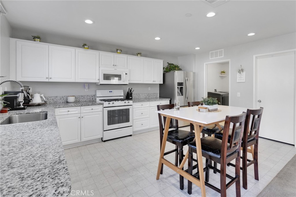 15954 Silver Tip Way Property Photo 15