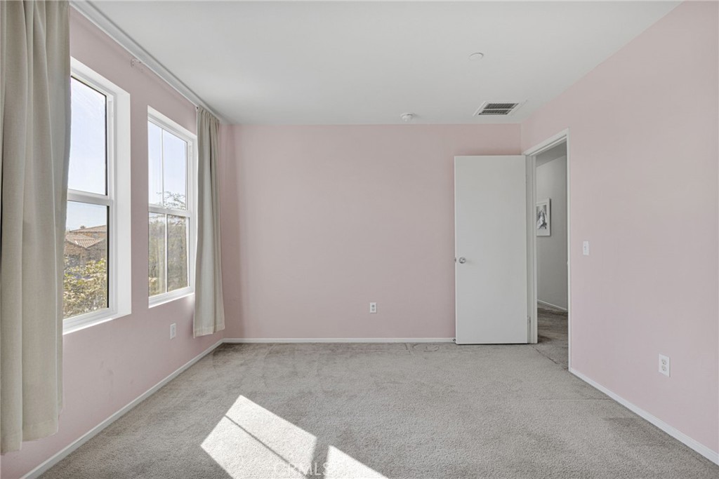 15954 Silver Tip Way Property Photo 33