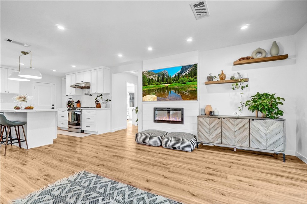 11441 Dolan Street Property Photo 7