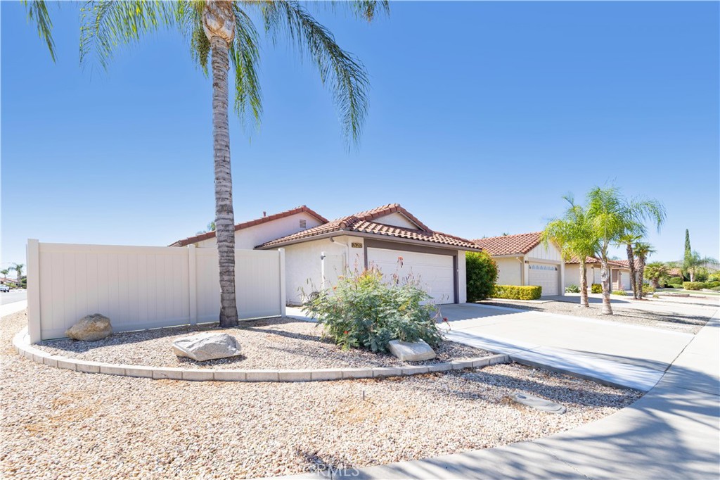 26255 Sunnywood Property Photo 5