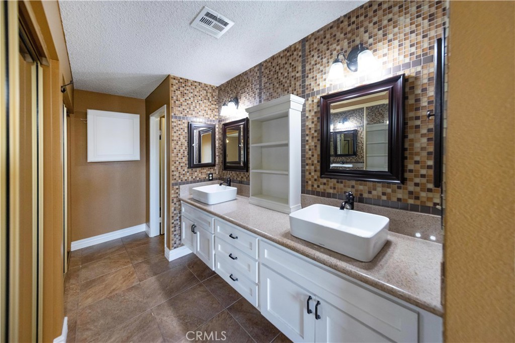 26255 Sunnywood Property Photo 27