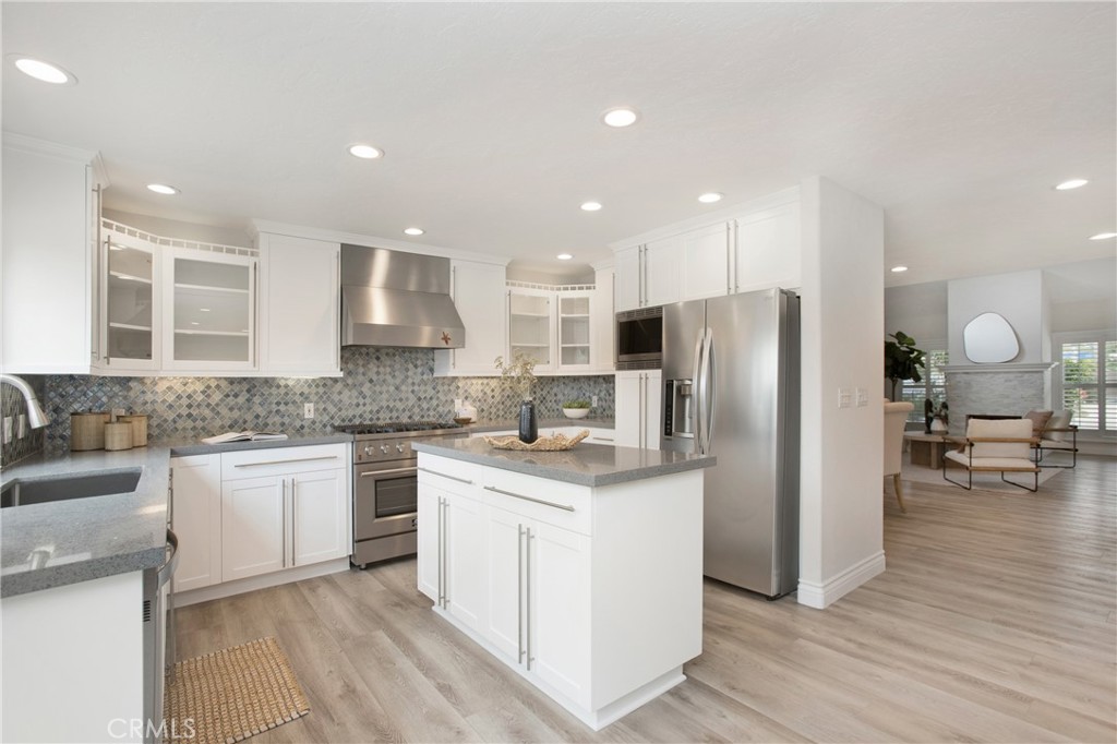 9552 Castine Drive Property Photo 12