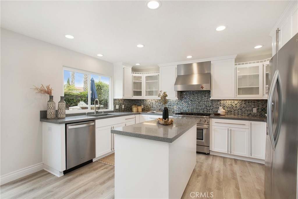 9552 Castine Drive Property Photo 13