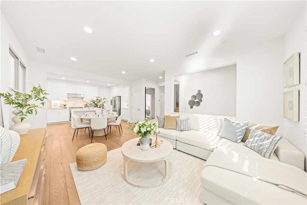 52 Emerald Clover Dr Property Photo 3