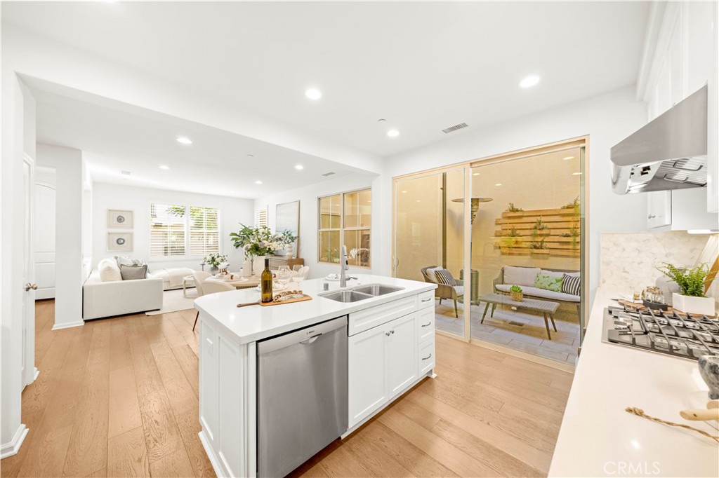 52 Emerald Clover Dr Property Photo 6