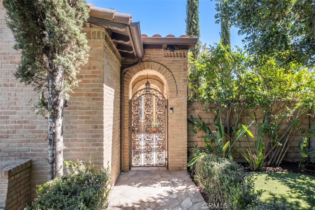 20 Lookout Property Photo 2