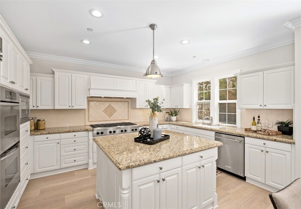 20 Lookout Property Photo 10