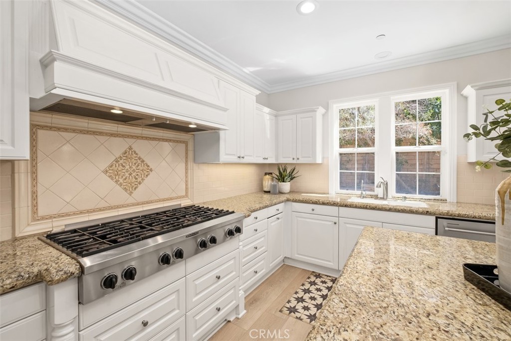 20 Lookout Property Photo 11