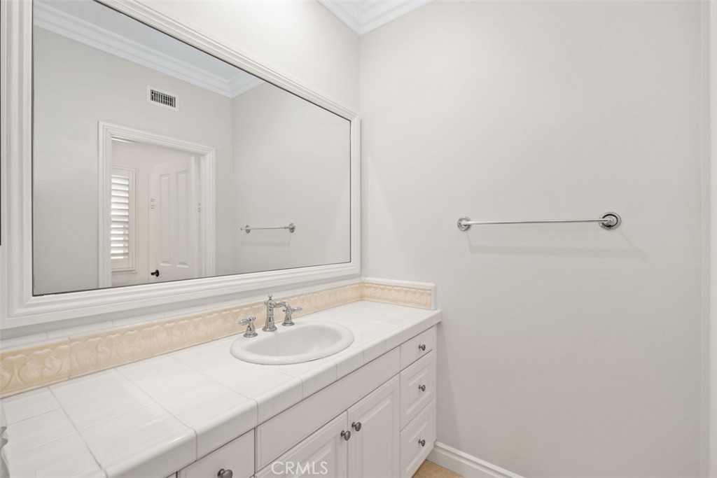 20 Lookout Property Photo 24