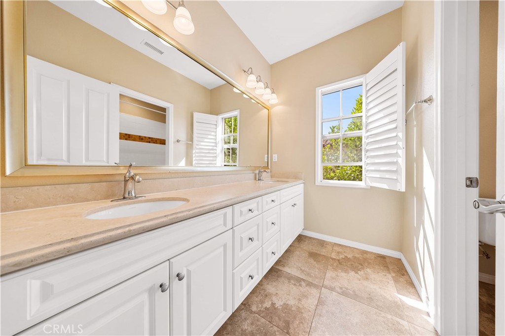 100 Blaze Property Photo 25