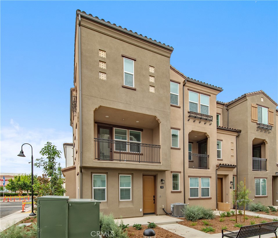 2215 W Orange Ave 12 Property Photo 3