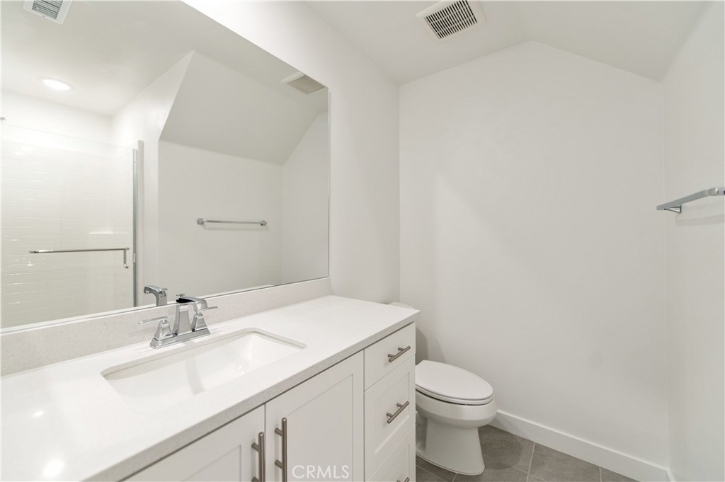 2215 W Orange Ave 12 Property Photo 6