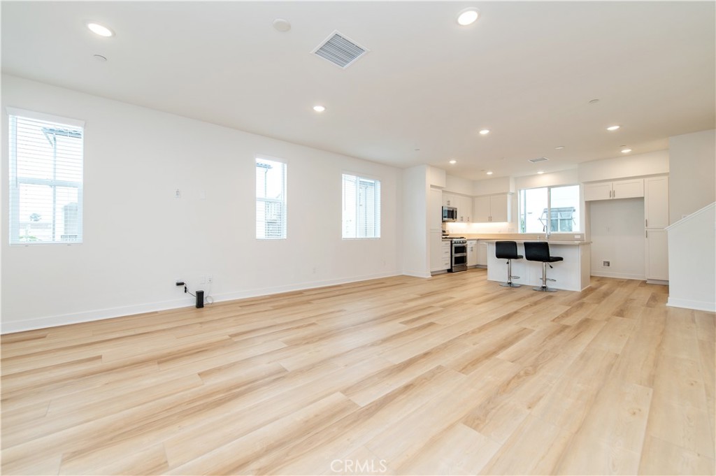 2215 W Orange Ave 12 Property Photo 11