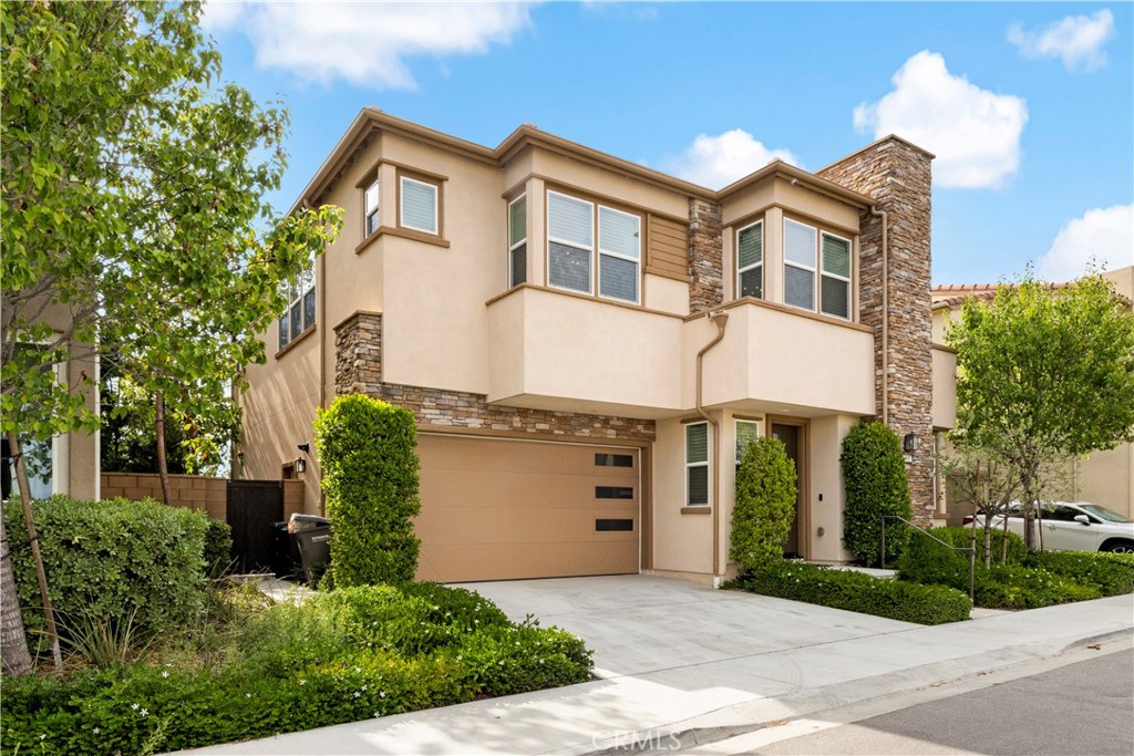 545 Serrano Summit Drive Property Photo 2