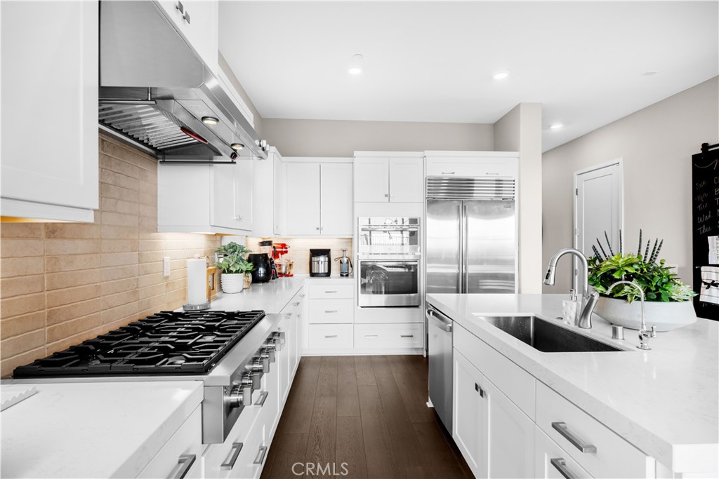 545 Serrano Summit Drive Property Photo 8