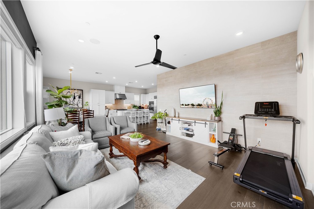 545 Serrano Summit Drive Property Photo 14