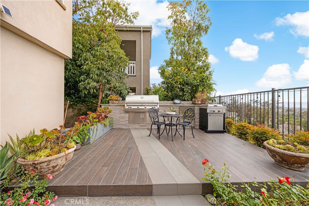 545 Serrano Summit Drive Property Photo 22