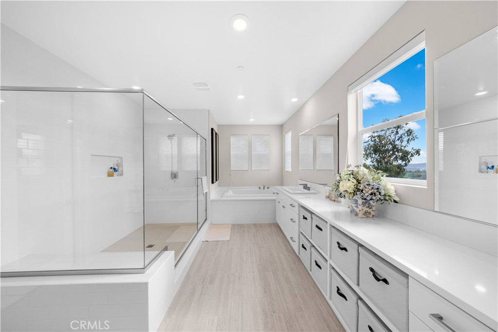 545 Serrano Summit Drive Property Photo 29