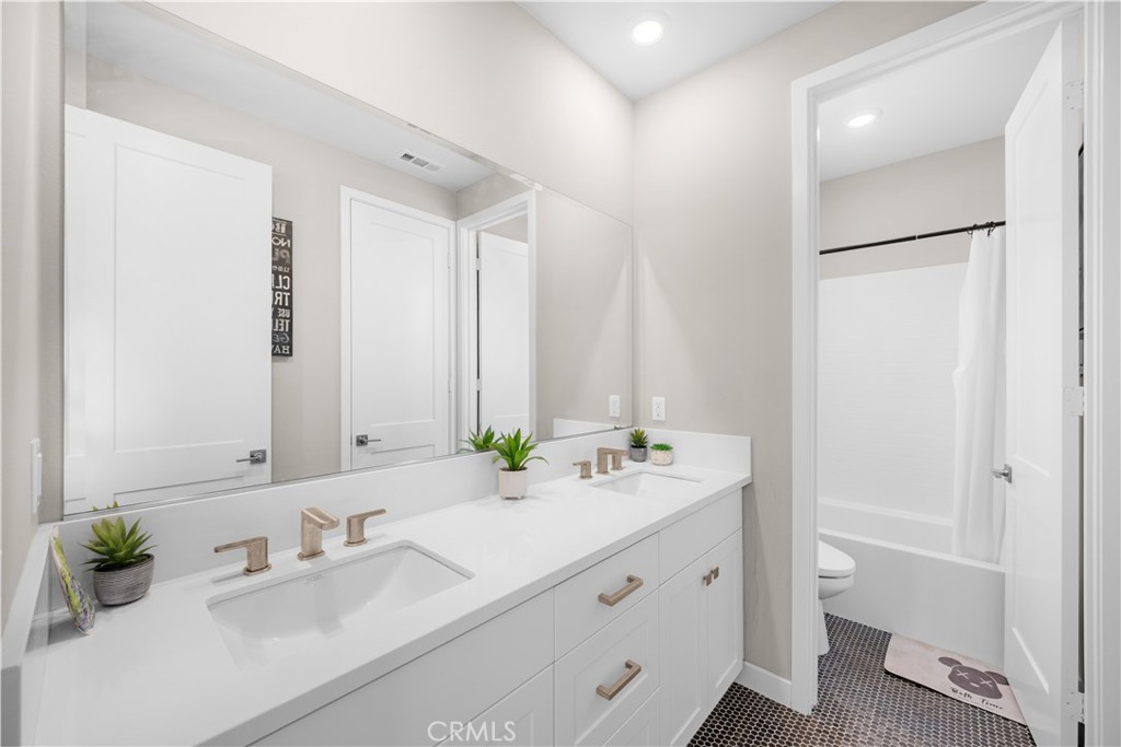 545 Serrano Summit Drive Property Photo 36