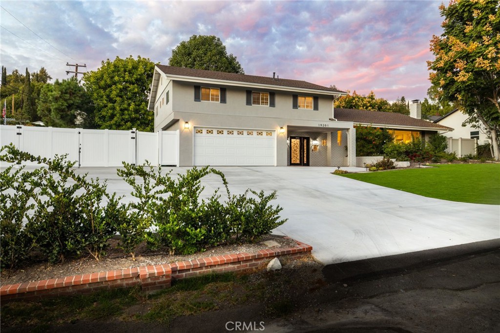 19201 Barrett Lane Property Photo 1