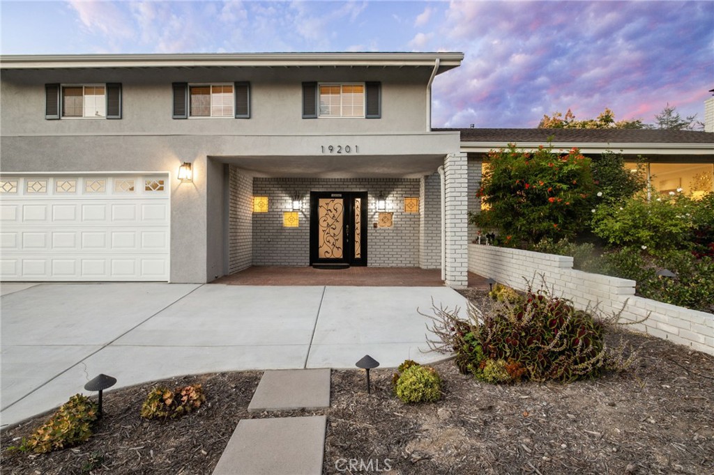 19201 Barrett Lane Property Photo 3