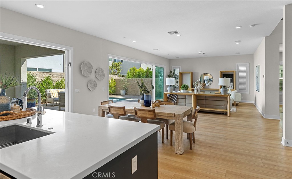 160 Royal Property Photo 3