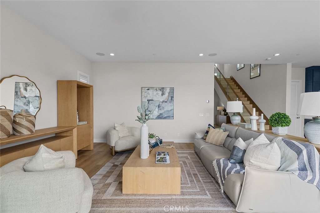 160 Royal Property Photo 10