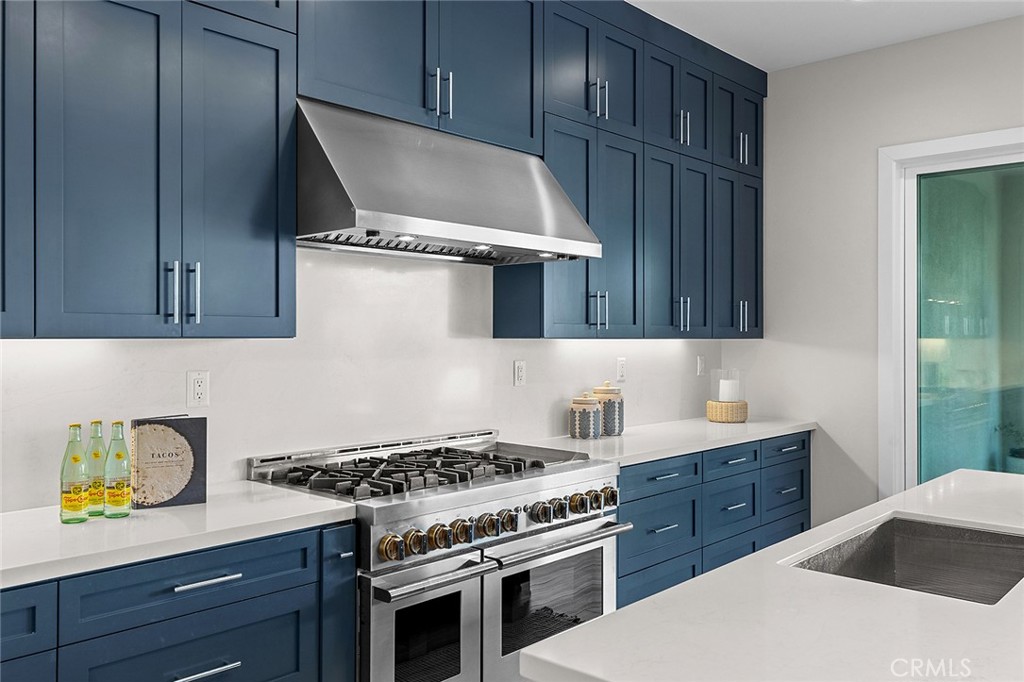 160 Royal Property Photo 12