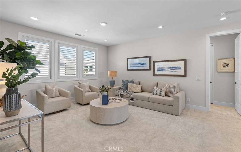 160 Royal Property Photo 20