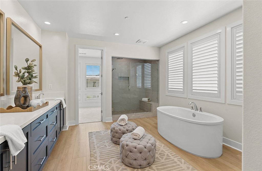 160 Royal Property Photo 23