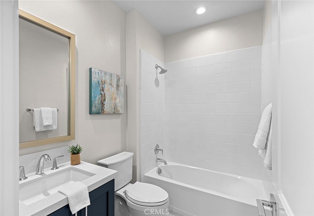 160 Royal Property Photo 27