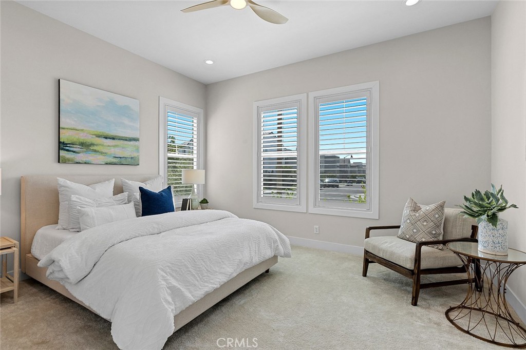 160 Royal Property Photo 31