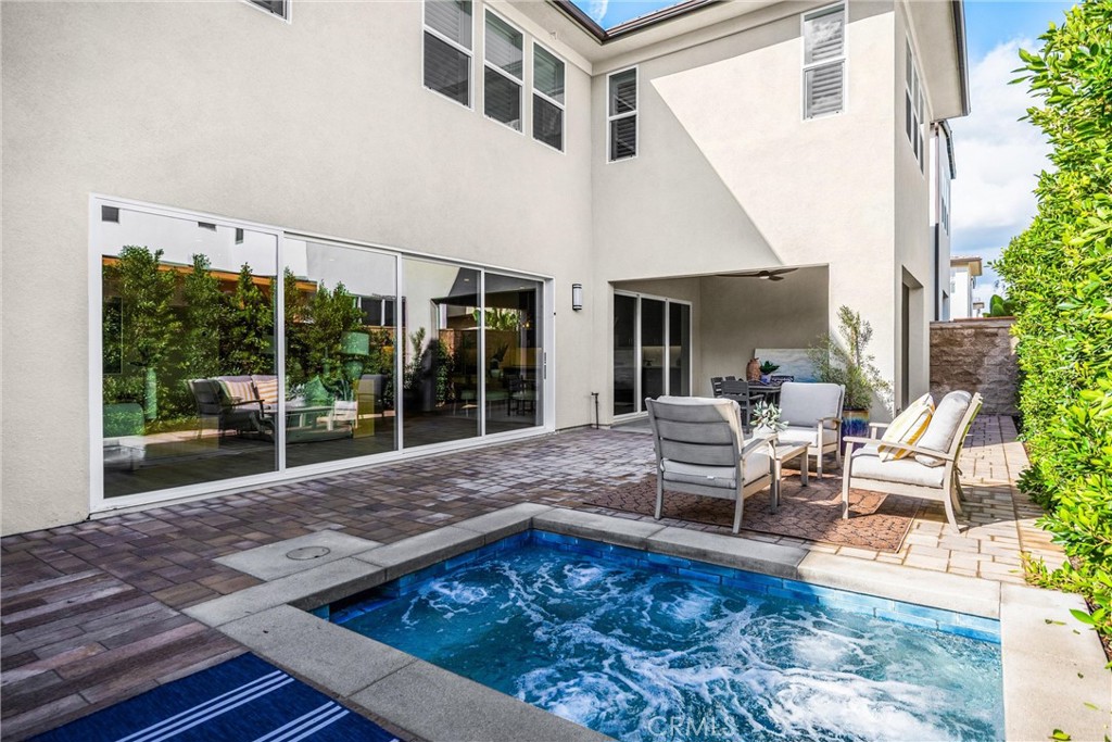 160 Royal Property Photo 33