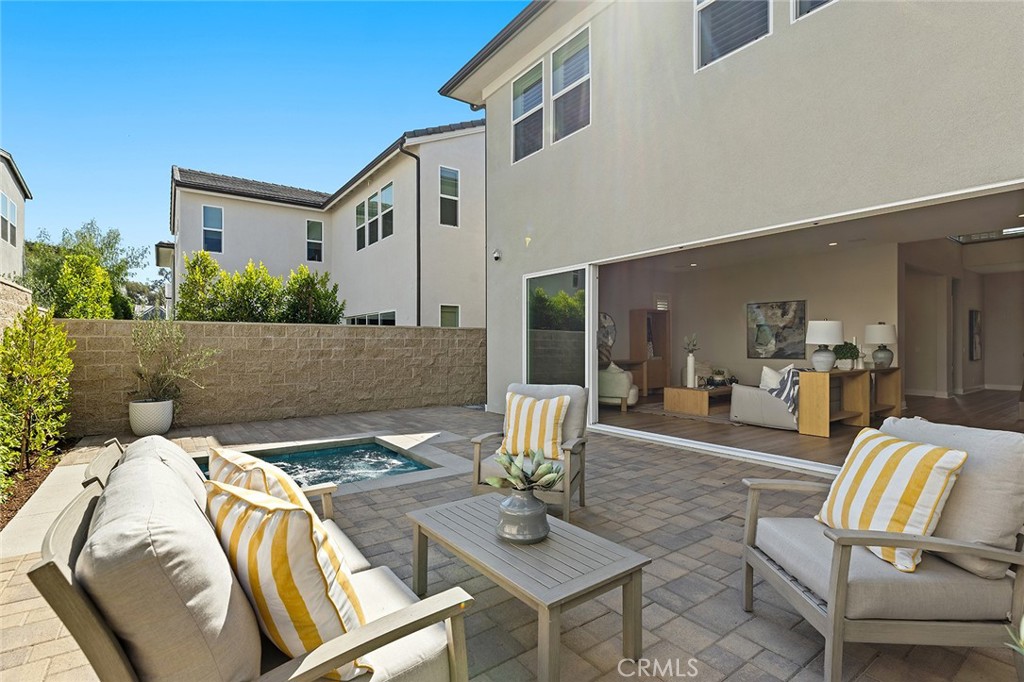 160 Royal Property Photo 39