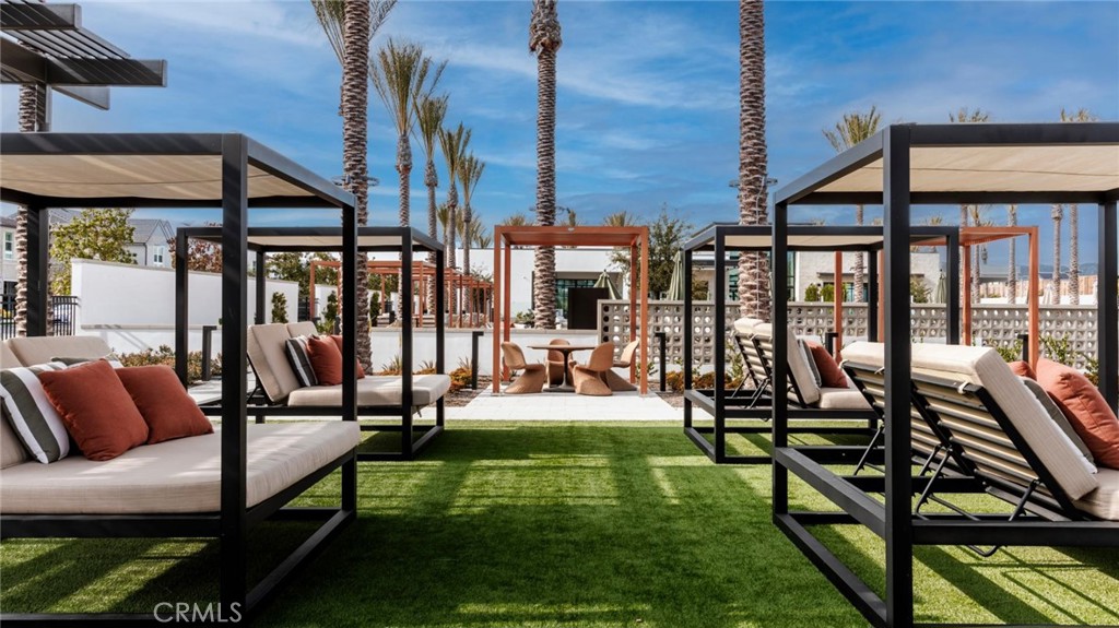 160 Royal Property Photo 42