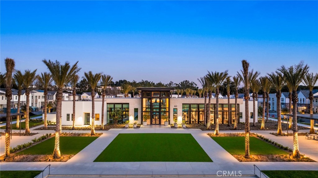 160 Royal Property Photo 43