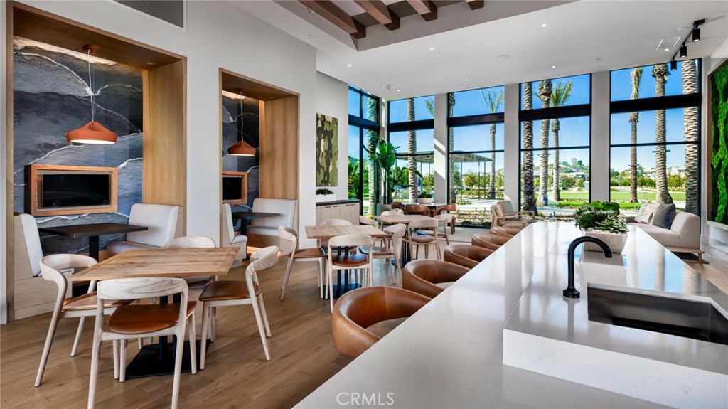 160 Royal Property Photo 44