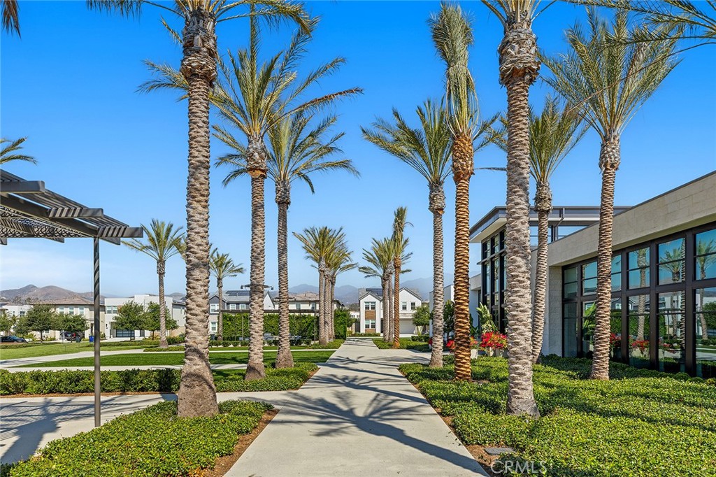 160 Royal Property Photo 47