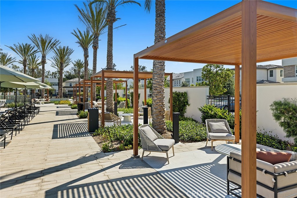 160 Royal Property Photo 48