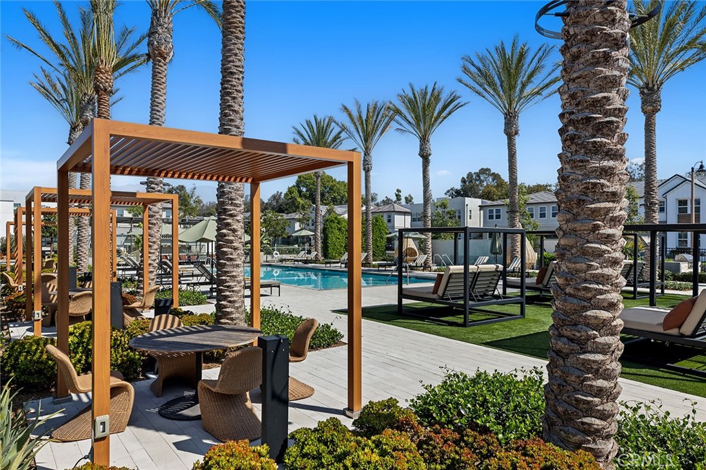 160 Royal Property Photo 49