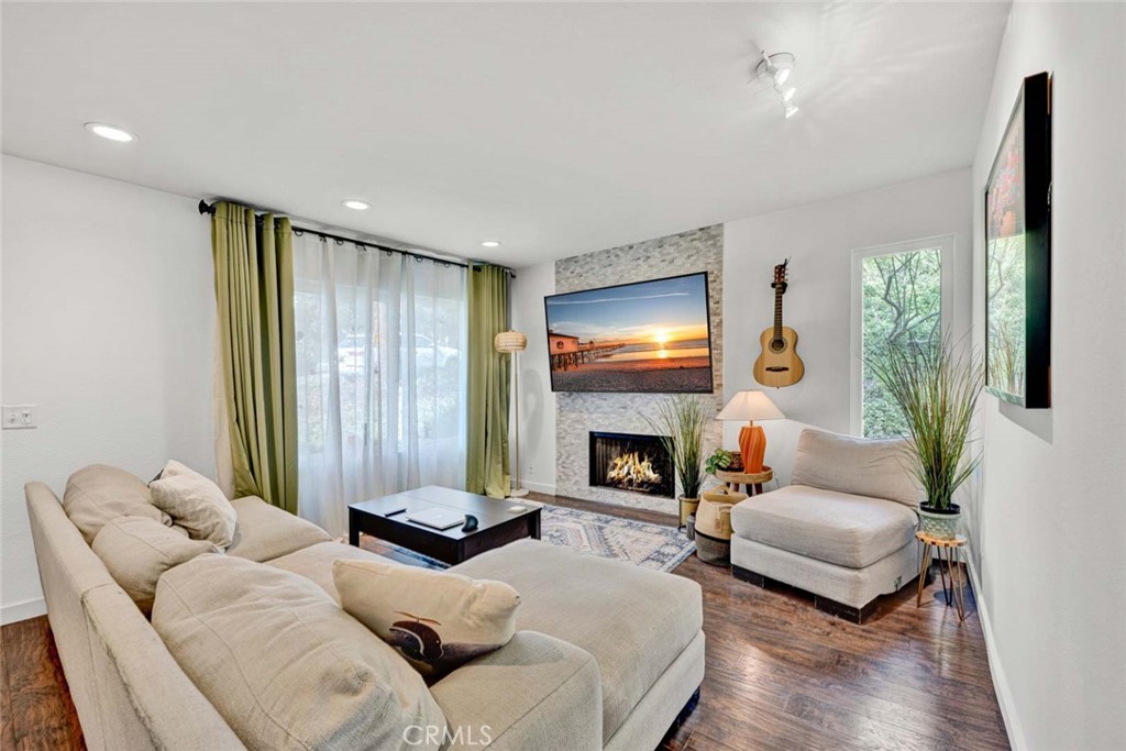 177 N Singingwood Street 22 Property Photo 1