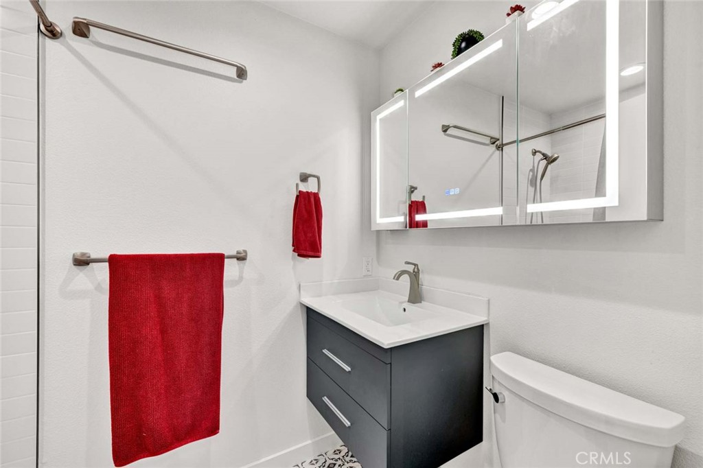 177 N Singingwood Street 22 Property Photo 14