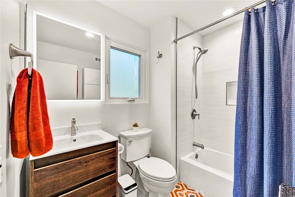 177 N Singingwood Street 22 Property Photo 16